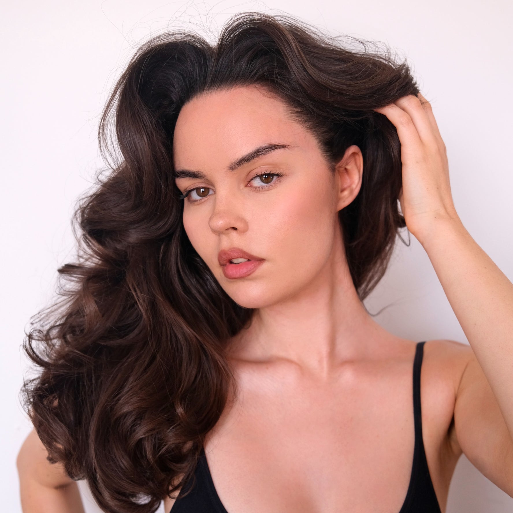 Model with beautiful bouncy hair 